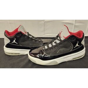 Nike Air Jordan Max Aura 2 Boys Size 7y